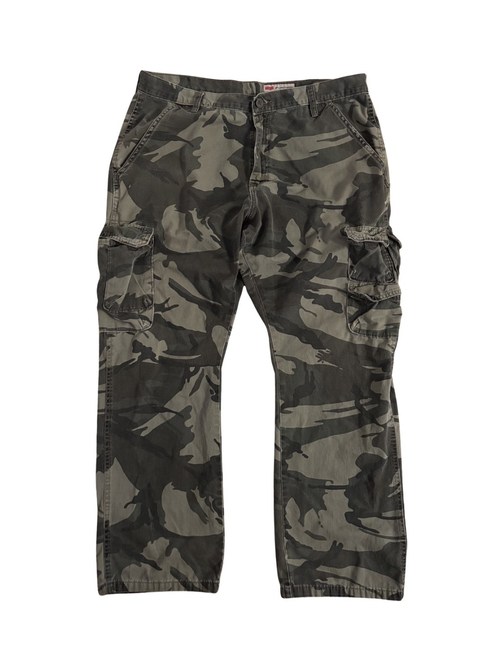 Wrangler “Relaxed Straight” Cargo Pants - Gray Camo